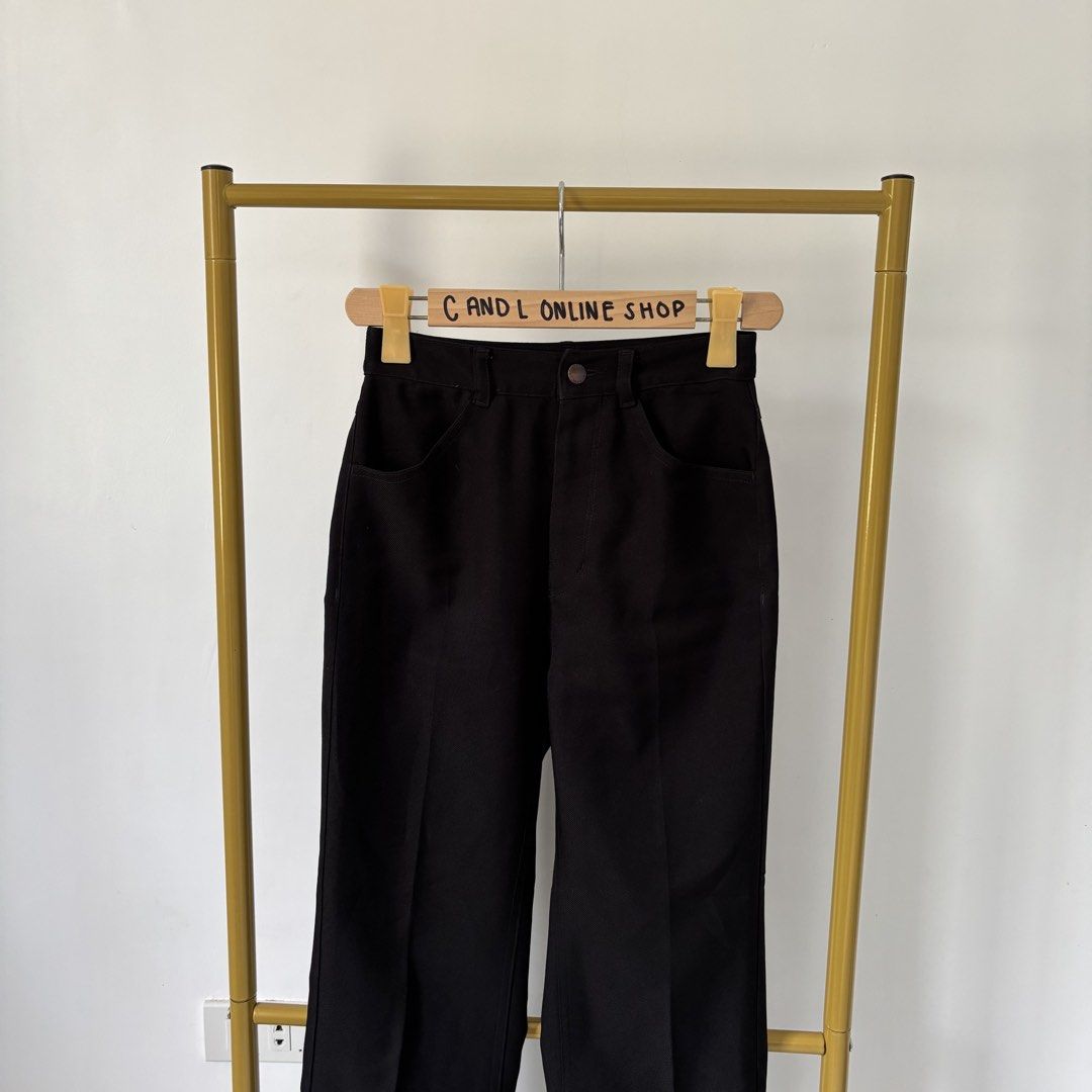 GU by UNIQL0 center press straight pants (Category: Other Bottoms) located in Guiguinto. Submitted by candlonlineshop (Listing ID 1464483633, Image 3). Description: ✨FIRST TO PAY BASIS✨ GU by UNIQL0 center press straight pants Size on tag: small Condition: 9.5/10 Waist: 24.3” Length: 38.5” Flaw/s: none ₱350 + sf 📍Bulacan 🚚Sh0pee check out (SPX) | J&T express •Items may have minor unnoticed flaws — please manage your expectations as you are deal