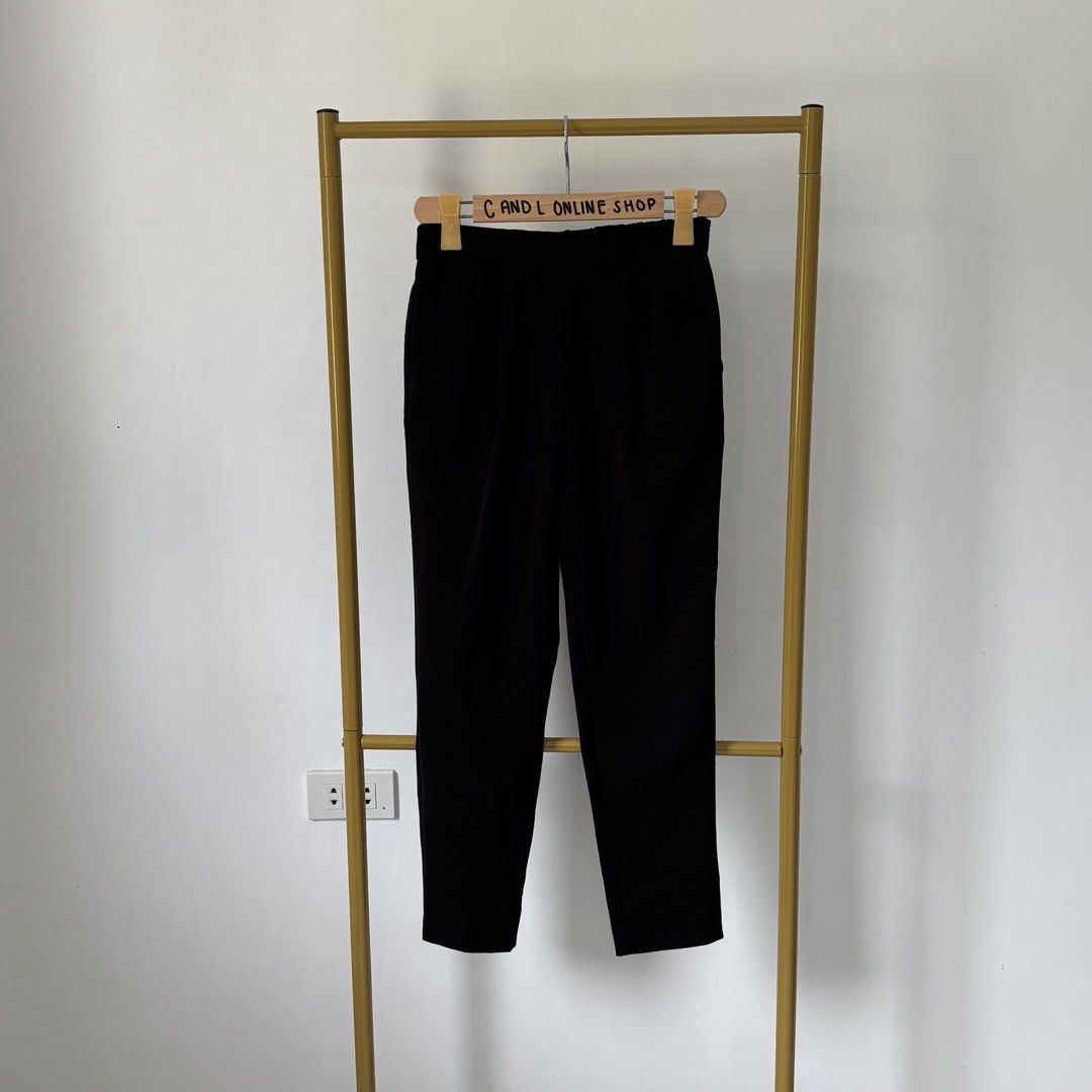 GU by UNIQL0 easy tapered pants (Category: Other Bottoms) located in Guiguinto. Submitted by candlonlineshop (Listing ID 1464482827, Image 2). Description: ✨FIRST TO PAY BASIS✨ GU by UNIQL0 easy tapered pants Size on tag: small Condition: 9.5/10 Waist: 26”-28” Length: 35” Flaw/s: none ₱300 + sf 📍Bulacan 🚚Sh0pee check out (SPX) | J&T express •Items may have minor unnoticed flaws — please manage your expectations as you are dealing with thrifted 