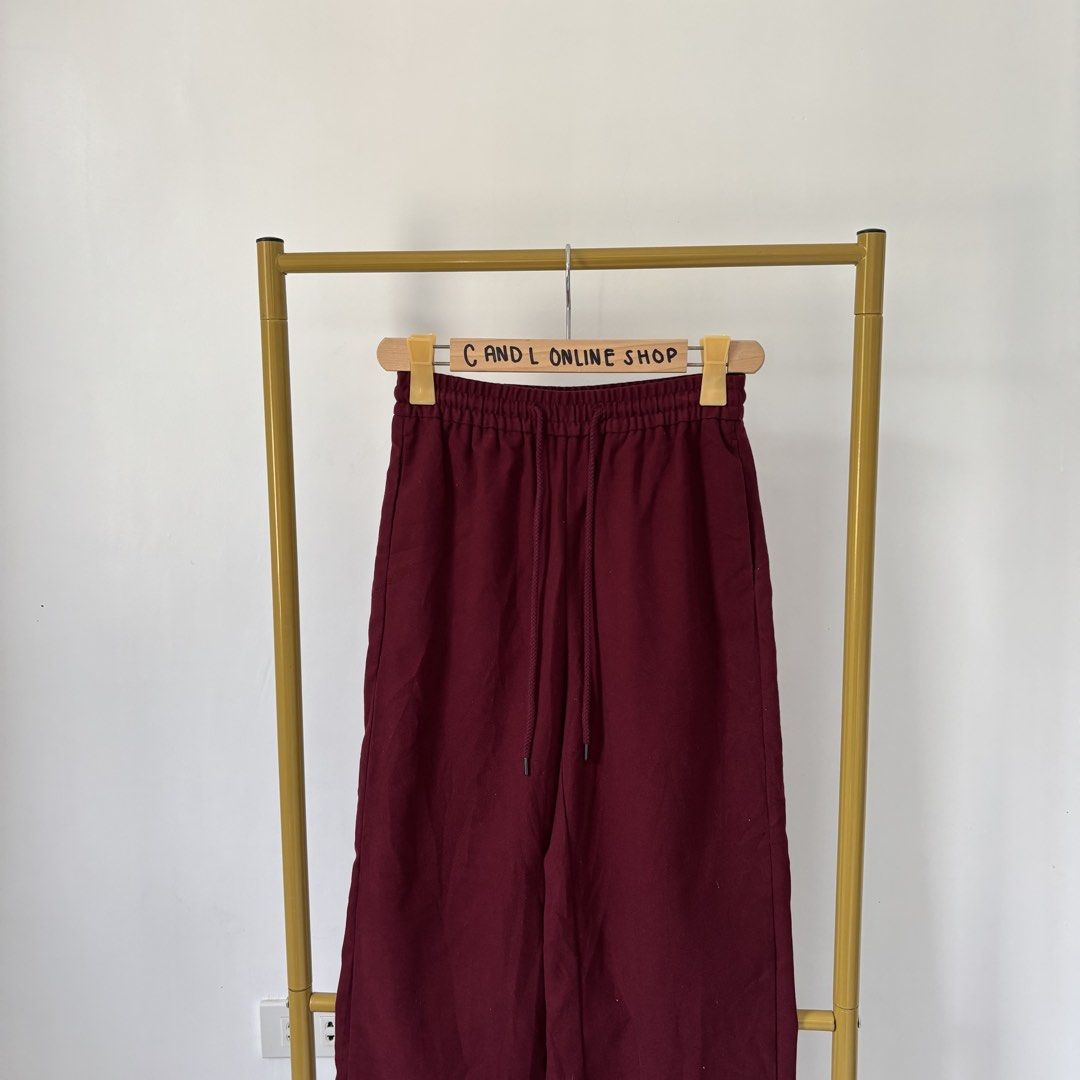 GU by UNIQL0 pull on pants (Category: Other Bottoms) located in Guiguinto. Submitted by candlonlineshop (Listing ID 1464485389, Image 2). Description: ✨FIRST TO PAY BASIS✨ GU by UNIQL0 pull on pants Size on tag: small Condition: 9.5/10 Waist: 25-28” Length: 38” Flaw/s: none ₱350 + sf 📍Bulacan 🚚Sh0pee check out (SPX) | J&T express •Items may have minor unnoticed flaws — please manage your expectations as you are dealing with thrifted items. •Col