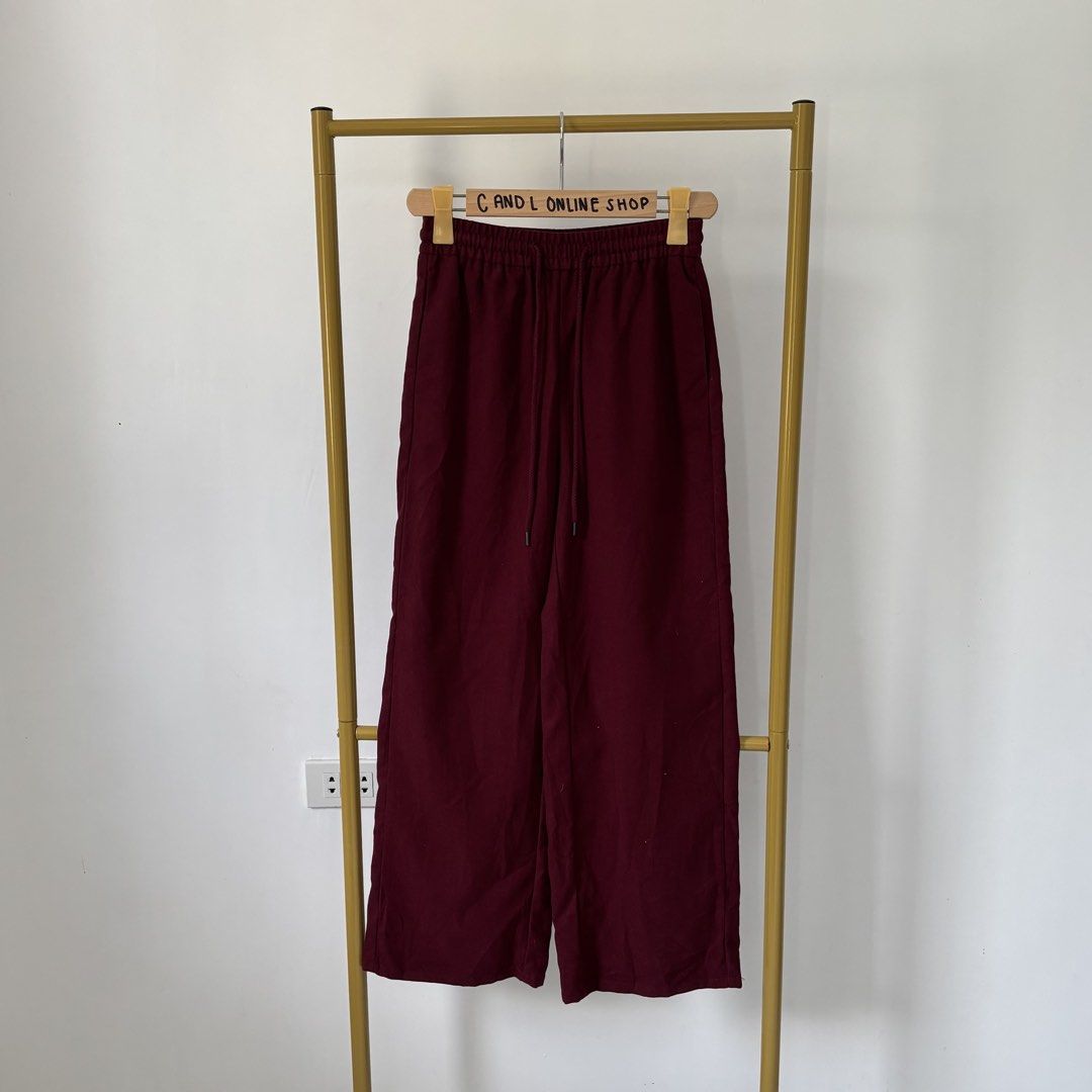 GU by UNIQL0 pull on pants (Category: Other Bottoms) located in Guiguinto. Submitted by candlonlineshop (Listing ID 1464485389, Image 1). Description: ✨FIRST TO PAY BASIS✨ GU by UNIQL0 pull on pants Size on tag: small Condition: 9.5/10 Waist: 25-28” Length: 38” Flaw/s: none ₱350 + sf 📍Bulacan 🚚Sh0pee check out (SPX) | J&T express •Items may have minor unnoticed flaws — please manage your expectations as you are dealing with thrifted items. •Col