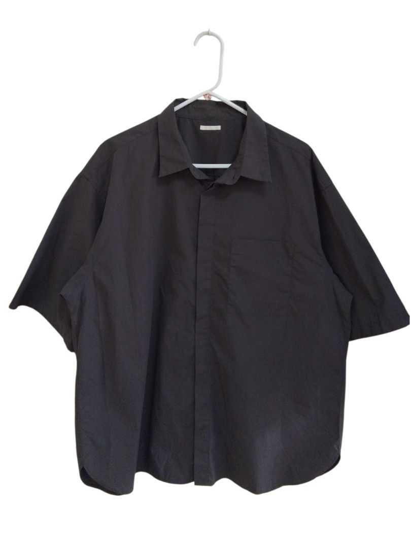 GU by Uniqlo Oversized Work Shirt (Category: Tshirts & Polo Shirts ) located in Pasig City. Submitted by hustlexcurate (Listing ID 1464424333, Image 1). Description: GU by Uniqlo Oversized Work Shirt Size XL Dimensions: 25X30.