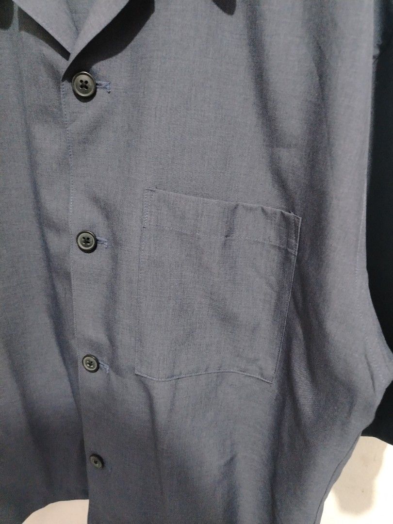 GU Open Collar Oversized Buttoned Down Polo Shirt (Dark Gray) (Category: Formal Shirts) located in Paranaque City. Submitted by acexjheapparel (Listing ID 1464435387, Image 3). Description: •For interested only •Don't inquire if not interested •Low ballers will be ignored •Size and Price Already Indicated to this Post •Check before you Chat •Condition 9/10 •MOP: Gcash •MOD: Lalamove (open for COD) or J&T (Payment first plus SF) •Check photos for 