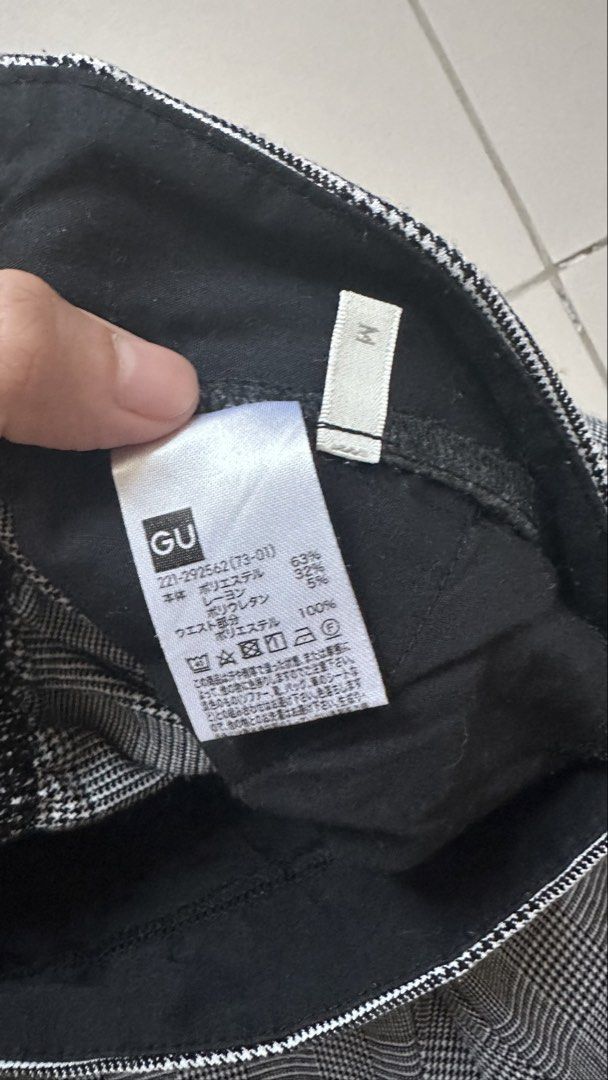 GU Plaid Soft Pants (Category: Jeans) located in Muntinlupa City. Submitted by shop.me.11 (Listing ID 1464443903, Image 2). Description: GU Plaid Pants Medium - waist 26 inches.