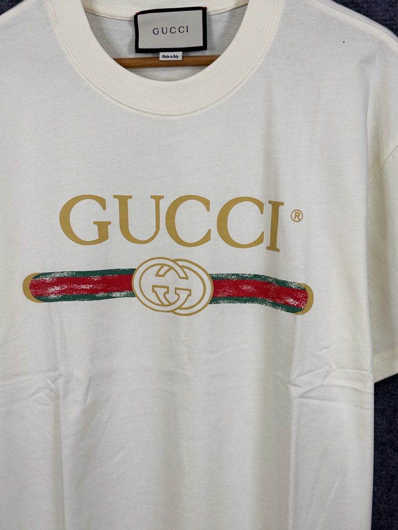 Gucci (Category: Tshirts & Polo Shirts ) located in Daet. Submitted by kevsquintela (Listing ID 1464396674, Image 3). Description: Gucci 🤍❤️🤍 Script design Size - L Dimes - L28xW20 Good As New .