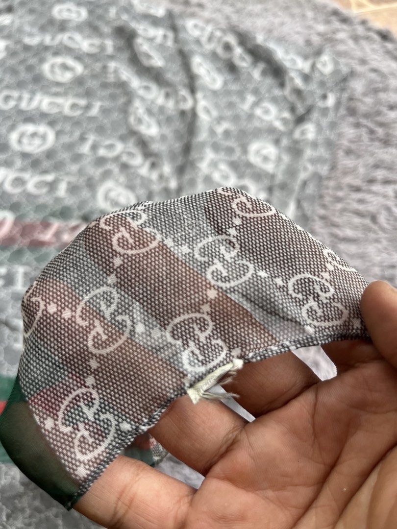 GUCCI SCARVES (Category: Scarves) located in Dipolog. Submitted by janja2002 (Listing ID 1464409895, Image 3). Description: CUT TAG.