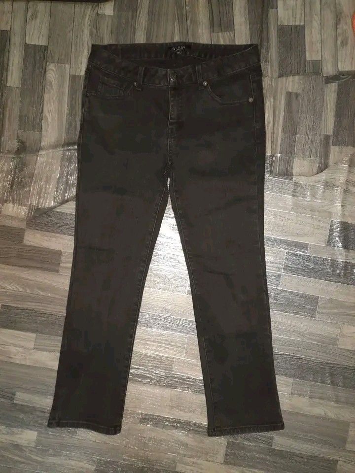GUESS (Category: Jeans) located in Mandaue City. Submitted by indayftjesiediva (Listing ID 1464474838, Image 3). Description: GUESS WOMEN'S JEANS WAISTLINE 30-33 LENGHT 35 HEM 7 LIKE NEW CONDITION COLOR RATE 9.8/10 ULTRA STRETCH NO ISSUE MINE 650 + SF ONLY 🔥 DM IF INTERESTED 📩.
