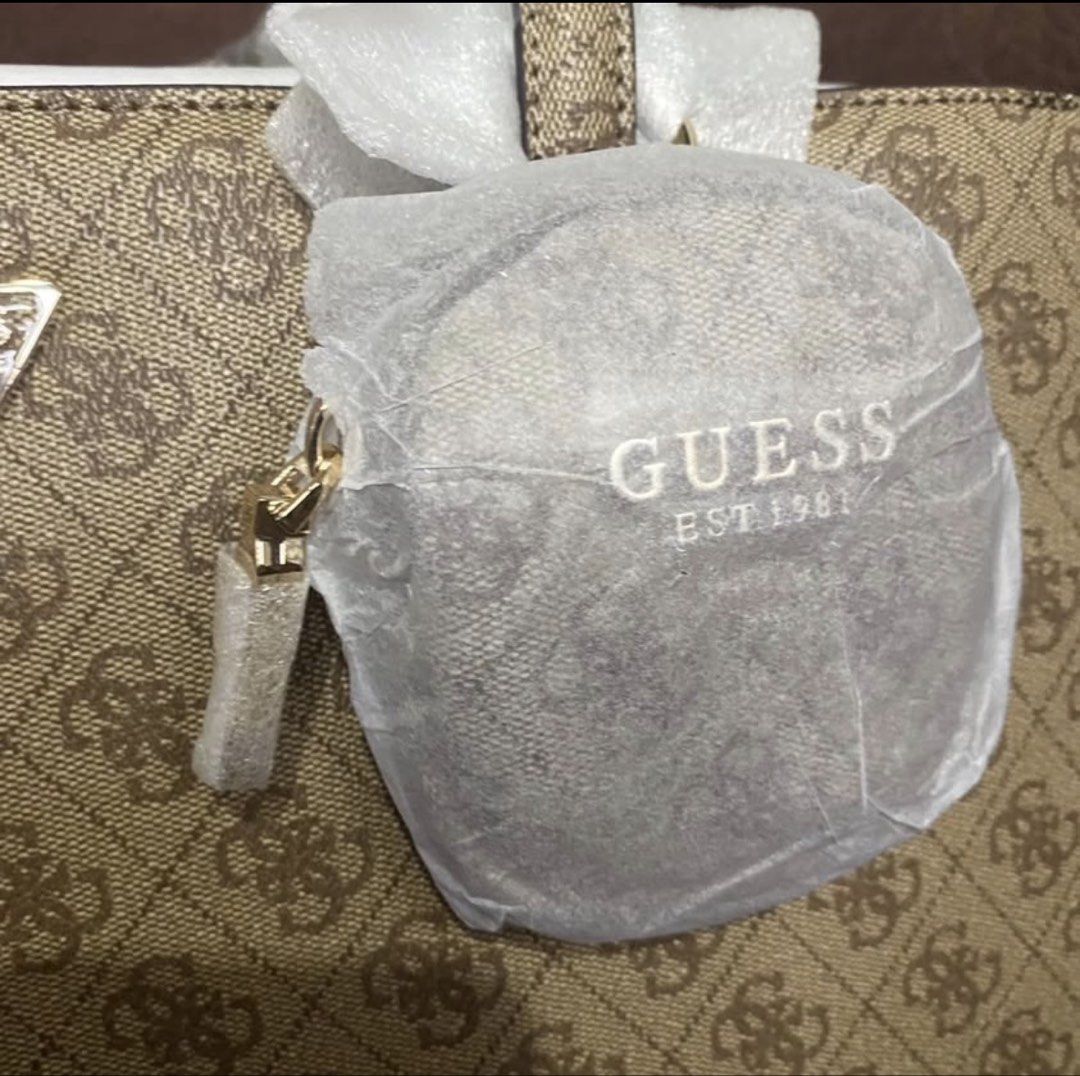 Guess Big Shoulder Bag (Category: Shoulder Bags) located in Manila. Submitted by nicci_grae (Listing ID 1464386366, Image 3). Description: Only used the bag atleast thrice. Very good condition and still almost like new bought it at 8k in Sm Clark. Inclusions Dust bag.