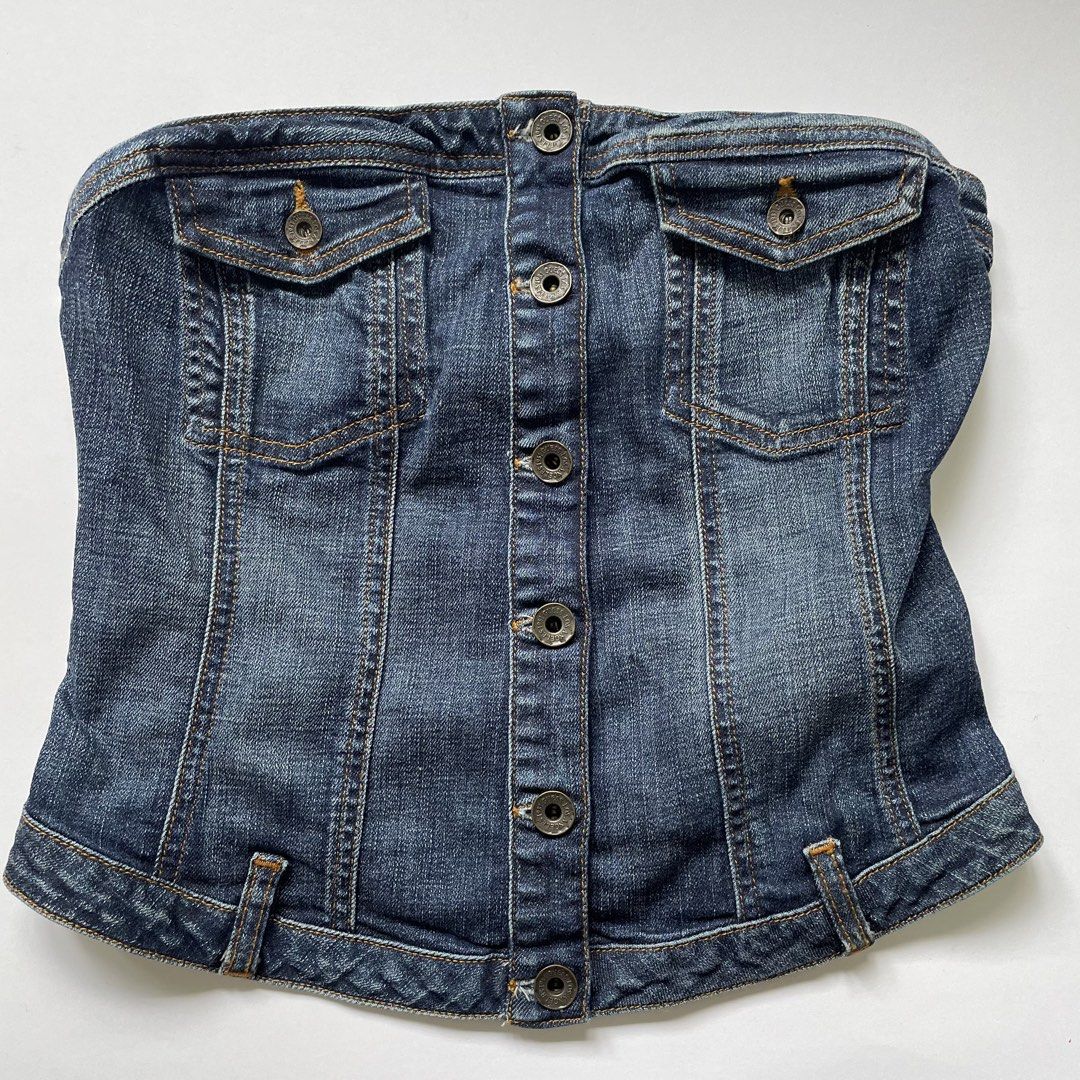 Guess Denim Tube Top (Category: Sleeveless) located in Pasay City. Submitted by lovedbyzea (Listing ID 1464378685, Image 2). Description: - Hard Denim - Guess denim corset top - Button-up front - Two chest pockets - Elasticated back for a comfortable fit - Made in Mexico - Size M/M.