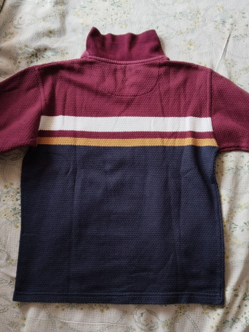 guess jeanswear sweater (Category: Longsleeves) located in General Trias. Submitted by chcopdding (Listing ID 1464442294, Image 2). Description: free!! you can claim this if you’ve bought anything else from my listings:)) size: not sure but it says 2 on the tag? (can fit to s-m) there used to be a logo on the front but i removed it, it’s kind of old already but it still looks good! decluttering!! this is second hand from my personal wardrobe expe