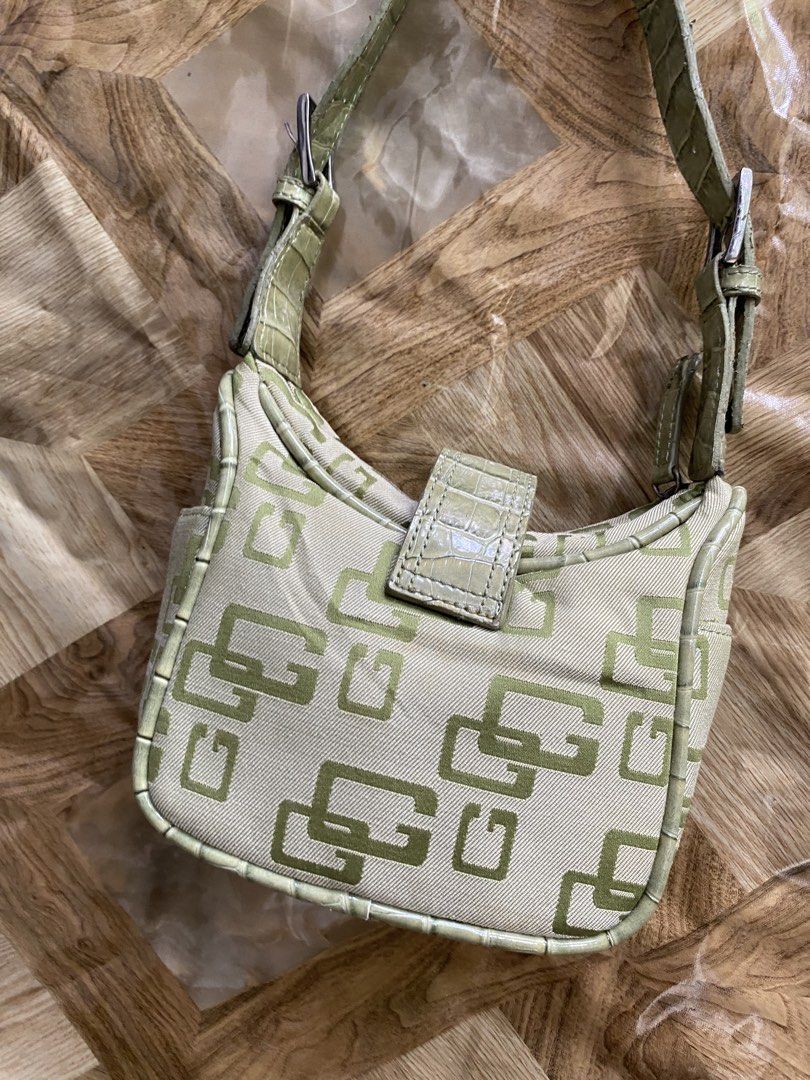 Guess Kili Bag (Category: Shoulder Bags) located in Davao. Submitted by workmensph (Listing ID 1461469855, Image 3). Description: Excellent Condition.