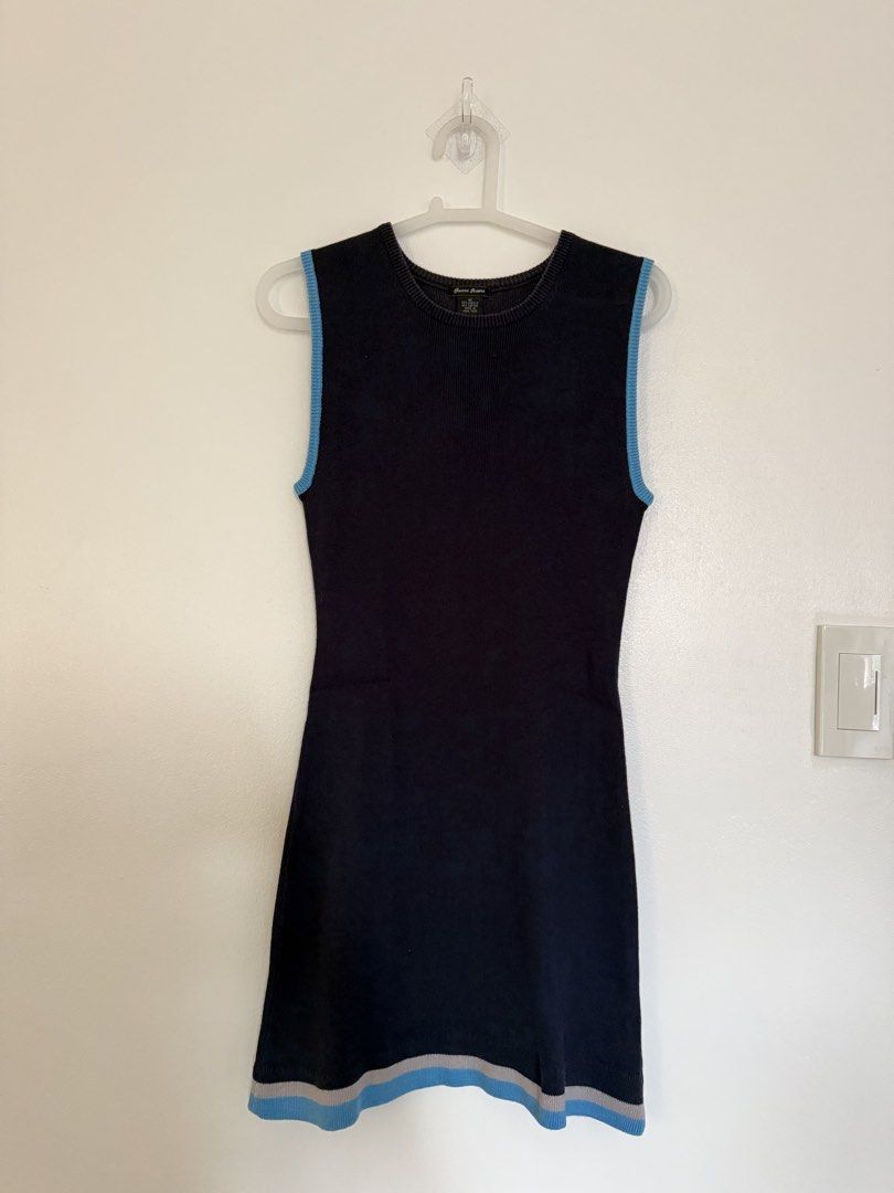 Guess Navy Blue Dress (Category: Dresses) located in Makati City. Submitted by dorisvinalon (Listing ID 1464441639, Image 1). Description: Navy Blue Dress Brand: Guess Size: Medium on tag Bust: 26-34 in Length: 31 in Features: Stretchable Issue: Minor discoloration at neck area.