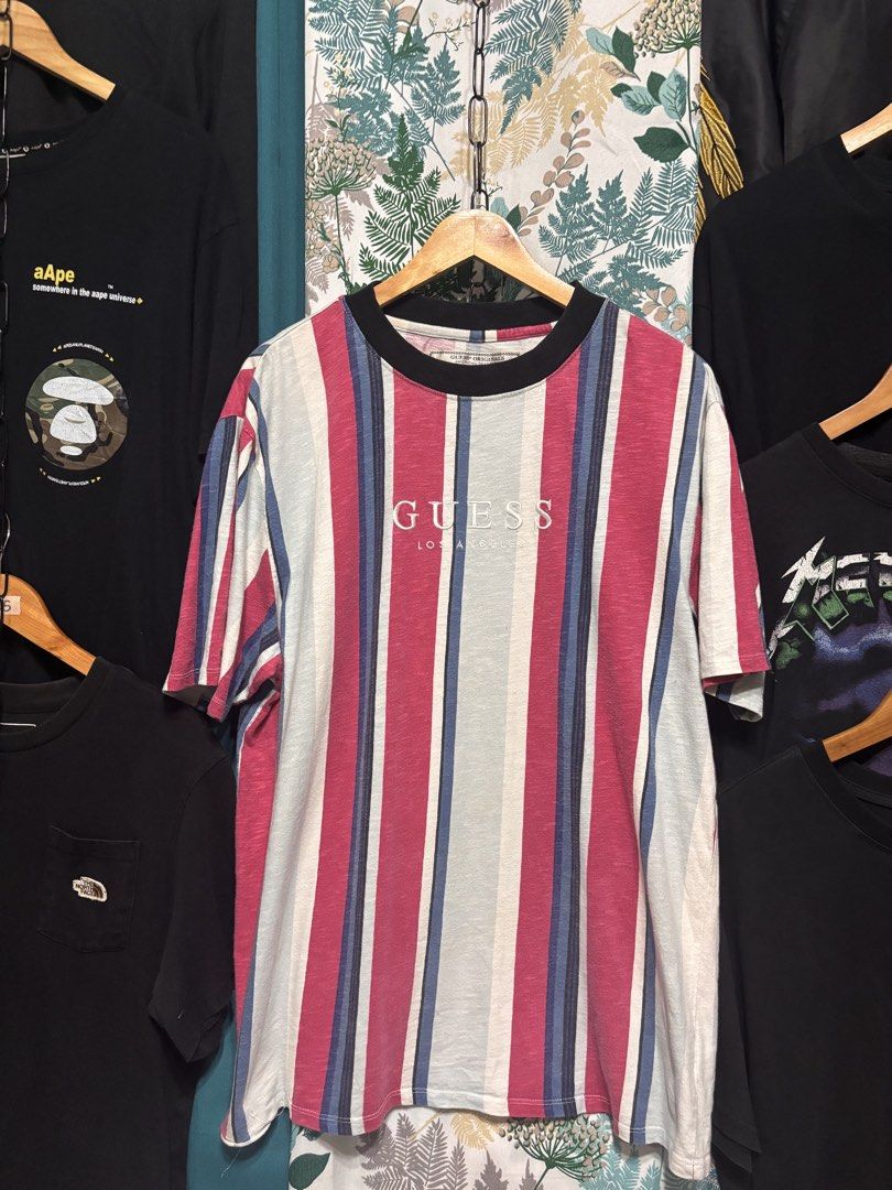 Guess Script Tee (Category: Luxury Apparel) located in Ibajay. Submitted by thriftthriftlang.aklan (Listing ID 1464444139, Image 1). Description: Guess Dimes-24x30 Condition-Excellent Condition Color Rate-9/10 Issue-Loose Stitch,Need Wash .
