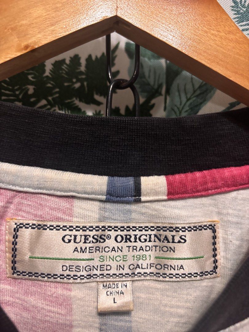 Guess Script Tee (Category: Luxury Apparel) located in Ibajay. Submitted by thriftthriftlang.aklan (Listing ID 1464444139, Image 2). Description: Guess Dimes-24x30 Condition-Excellent Condition Color Rate-9/10 Issue-Loose Stitch,Need Wash .