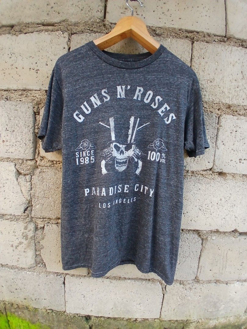 GUNS N ROSES PARADICE CITY LARGE (Category: Tshirts & Polo Shirts ) located in Munoz. Submitted by cabalardomine98 (Listing ID 1464358706, Image 1). Description: EXCELLENT NO ISSUE.