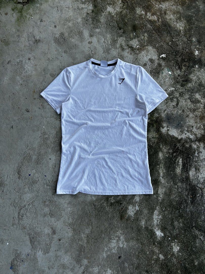 GymShark Crest T-Shirt (Category: Tshirts & Polo Shirts ) located in Balanga. Submitted by nothingtohold.co (Listing ID 1464515831, Image 1). Description: GymShark Crest T-Shirt XS on tag | 18 width | 27.5 length | 9.8 condition Issue: dirt stain nahulog sa sampayan Gcash | jnt | bataan Vouch~vc.