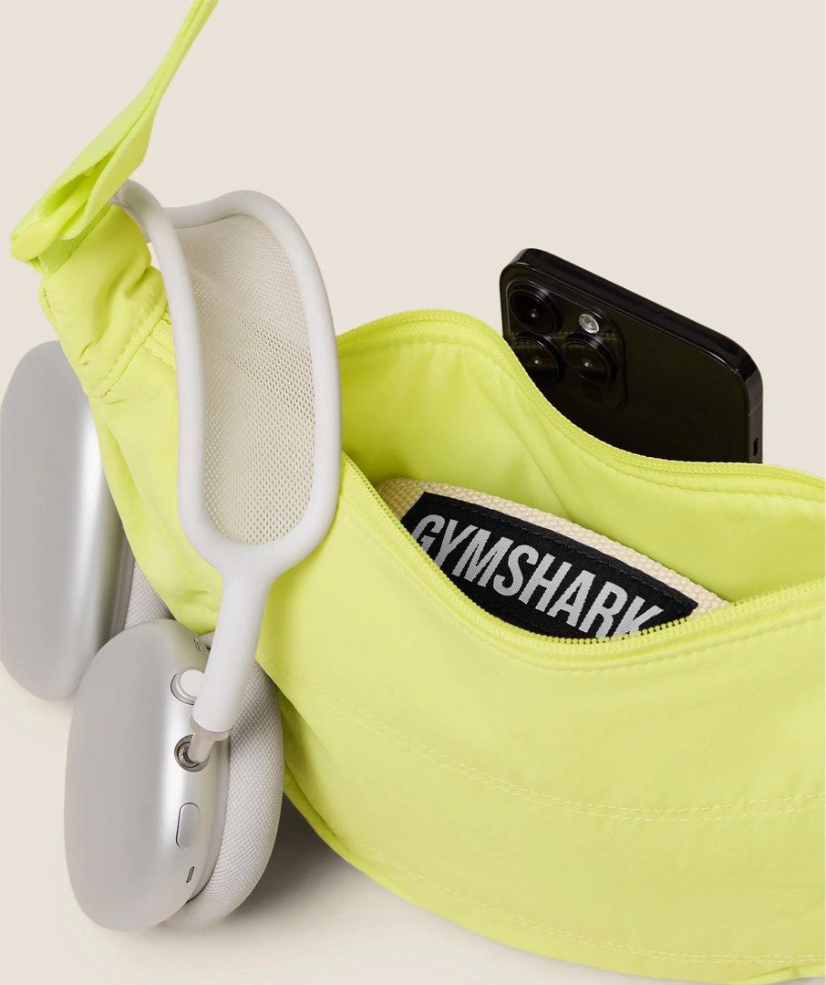 GYMSHARK PLEAT CROSSBODY BAG (Category: Cross-body Bags) located in Manila. Submitted by ksywn (Listing ID 1464503852, Image 3). Description: NEGOTIABLE BRAND NEW FROM THE US.