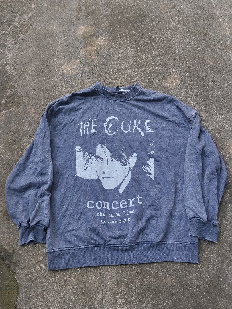 H & M the Cure Robert 1984 (Category: Formal Shirts) located in Dipolog. Submitted by quizojojet73763 (Listing ID 1464380442, Image 1). Description: The Cure Robert Concert solid po 22x27 dimes.