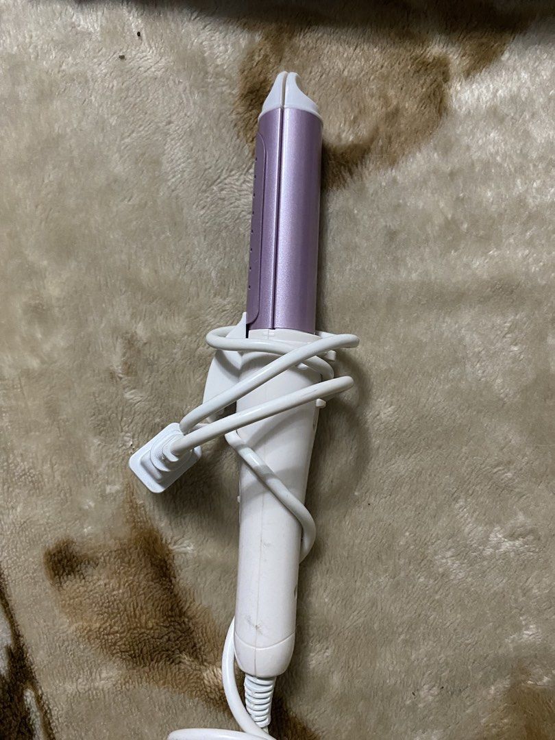 Hair ironing and curler (Category: Hair) located in Manila. Submitted by mystic_fiercemountain (Listing ID 1464472220, Image 3). Description: .