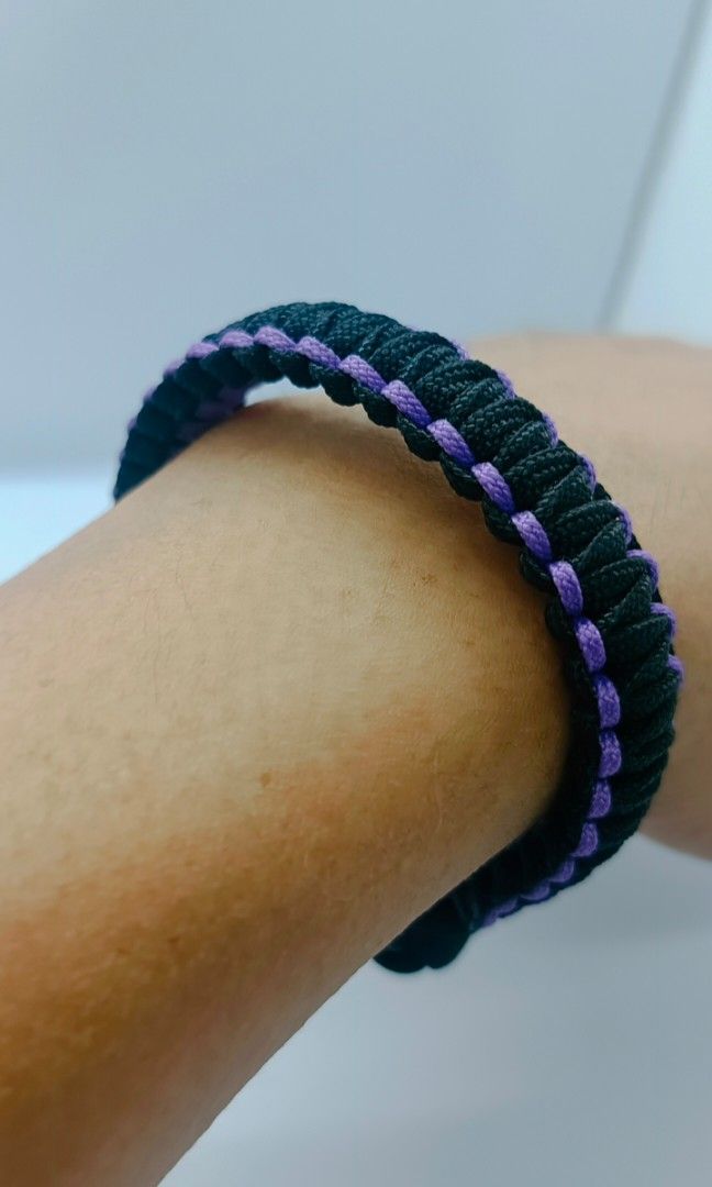 Hanade Paracord Bracelet (Category: Bracelets) located in Bacoor. Submitted by ayyriishhh (Listing ID 1464527500, Image 3). Description: New Paracord Unisex Bracelet • High Quality Paracord •Adjustable •Unisex •Unique •Perfect for couple bracelets, gifts and everyday casual wear 💯 •We also accept bulk orders and customized paracord bracelet 🫶🏻.