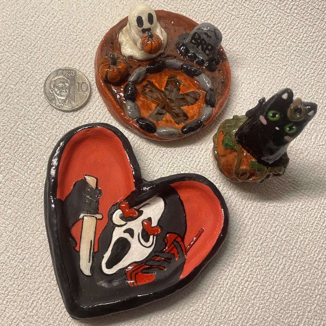 Handmade Halloween Themed BUNDLE SALE (Category: Art & Prints) located in Dasmarinas. Submitted by chunli_ (Listing ID 1464449320, Image 1). Description: Handmade Clay Art Figurines Bundle Deal TAKE ALL Includes: Cat Pumpkin Desk Buddy — 200 Ghost Candle Holder 8CM — 260 Scream Trinket Dish 10CM — 350 Shipping: J&T, Lalamove, GogoXpress Location: Salawag, Dasmariñas can ship NATIONWIDE.