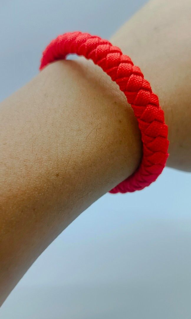 Handmade Paracord Bracelet (Category: Bracelets) located in Bacoor. Submitted by ayyriishhh (Listing ID 1464527276, Image 3). Description: New Paracord Unisex Bracelet • High Quality Paracord •Adjustable •Unisex •Unique •Perfect for couple bracelets, gifts and everyday casual wear 💯 •We also accept bulk orders and customized paracord bracelet 🫶🏻.