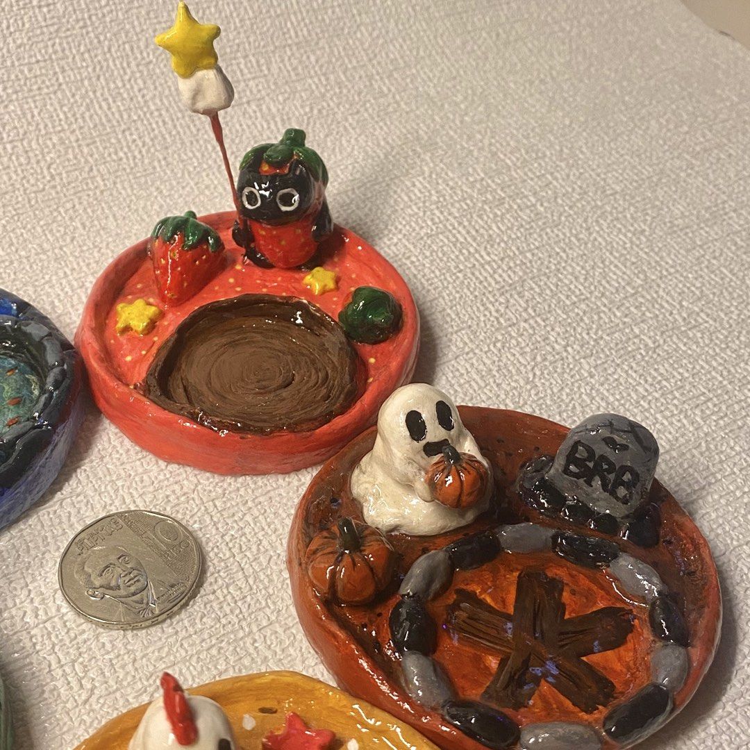 Handmade Tealight Candle Holders FREE Tealight Candle (Category: Other Home Decor) located in Dasmarinas. Submitted by chunli_ (Listing ID 1464237510, Image 3). Description: HALLOWEEN COLLECTION! 🎃 Handmade Tealight Candle Dish Holder with FREE Tealight Candle Size: 8 CM Materials: Air Dry Clay, Acrylic Paint, Mixed-Media Base, Wire, Clay Varnish and UV Resin. Available: Chicken 🐔 Turtle 🐢 Strawberry 🍓 Hamster 🐹 Ghost 👻 ₱260 per piece. Ship