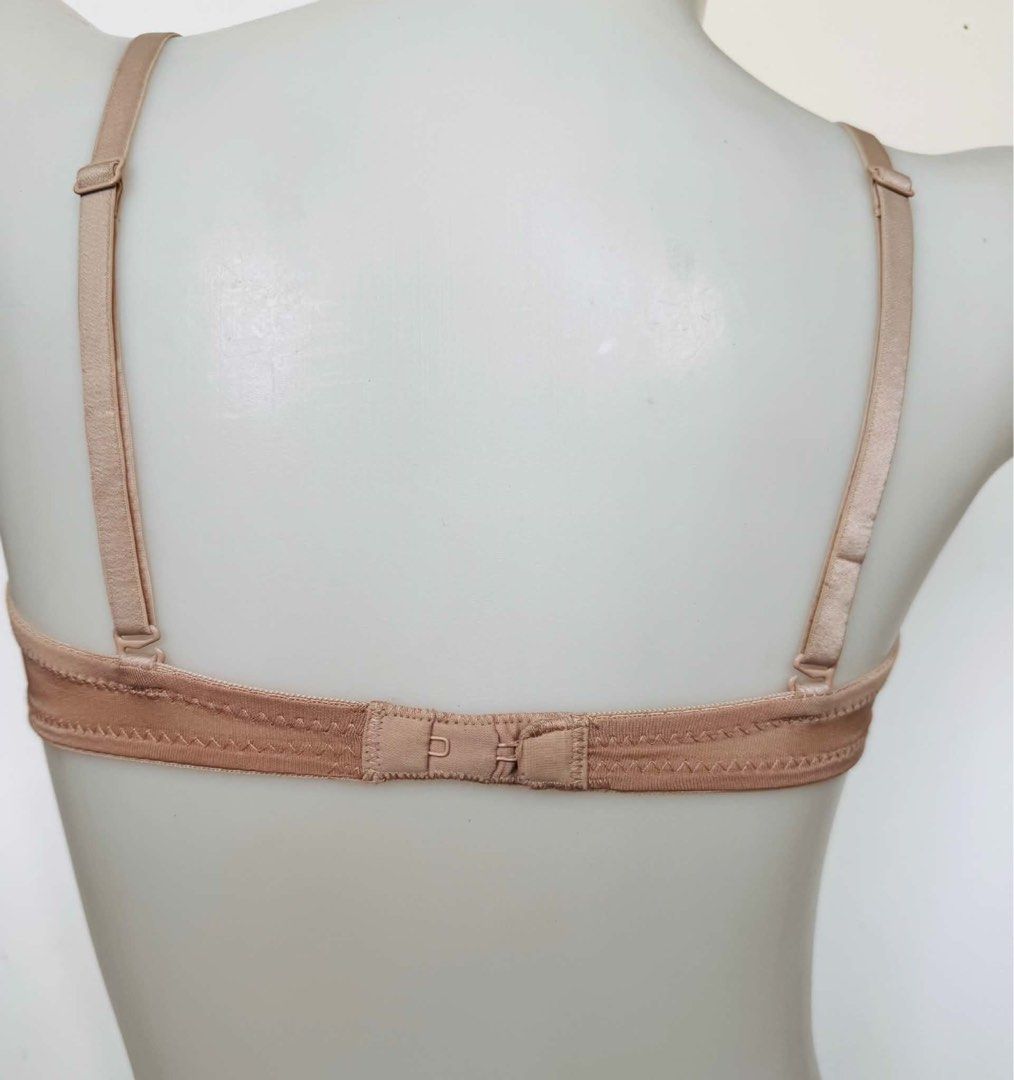 hanes beige bra nonwire 32A (Category: Undergarments & Loungewear) located in San Jose. Submitted by 99ners (Listing ID 1464470928, Image 2). Description: .