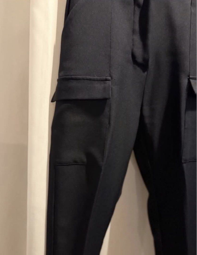 Harlan + Holden Black Cargo Pants Size S (Category: Other Bottoms) located in Munoz. Submitted by meowmeowmeowmeowz (Listing ID 1464471865, Image 2). Description: - Brand: Harlan + Holden - Color: Black - Size: S - Style: Cargo pants - Features: Side pockets - Fit: Comfortable - Versatility: Great for casual wear or dressing up - Condition: Please check photos for details.