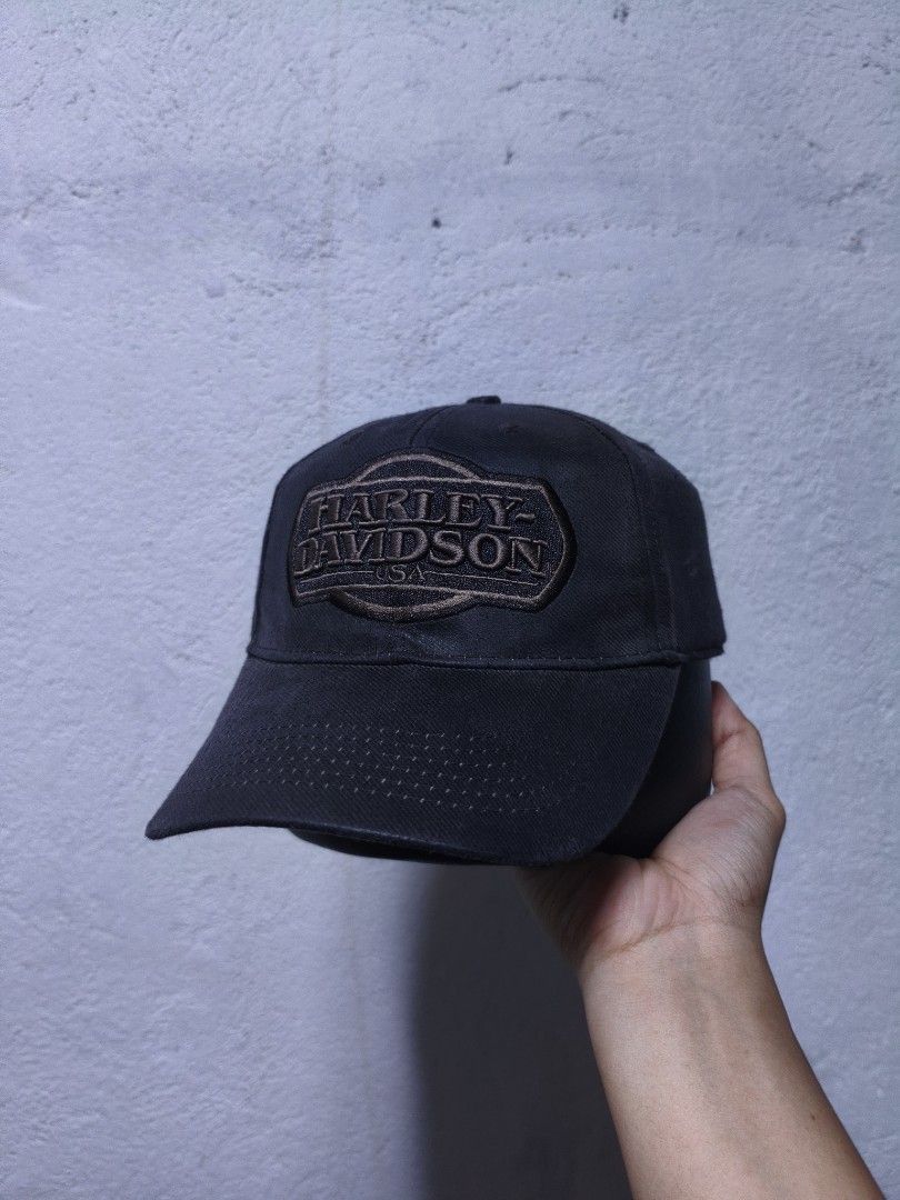 Harley-Davidson USA Cap (Category: Caps & Hats) located in Malilipot. Submitted by aronbigorn96320 (Listing ID 1464470219, Image 1). Description: - Classic black Harley-Davidson cap - Iconic Harley-Davidson USA logo embroidered on front - Adjustable strap for a comfortable fit - Made in the Philippines - Ideal for any Harley enthusiast.