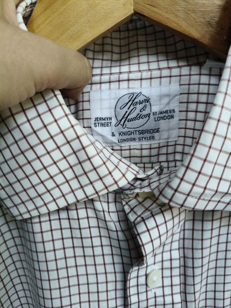 Harvie and hudson (Category: Formal Shirts) located in Malolos. Submitted by rthrift2026 (Listing ID 1464445793, Image 2). Description: no issue.