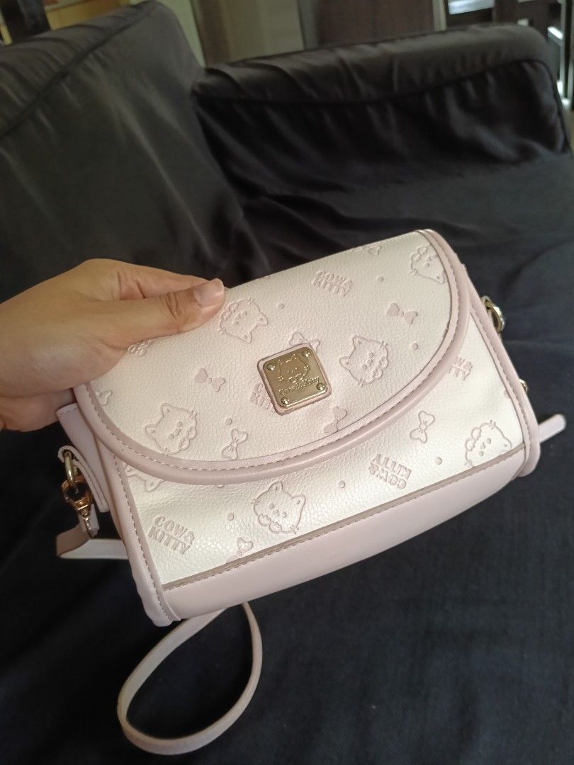 Hello Kitty (Category: Cross-body Bags) located in Binan City. Submitted by thriftedbymiaca (Listing ID 1464421853, Image 2). Description: .