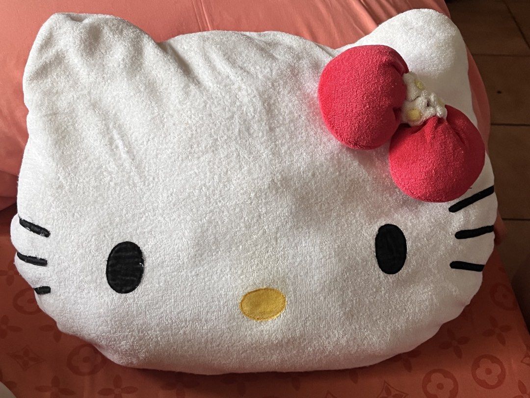 Hello kitty head travel pillow (Category: Plushies & Soft Toys) located in Paranaque City. Submitted by bonsaiart (Listing ID 1464456579, Image 1). Description: Pre owned Good condition 500+sf Payment via GCASH or paymaya Shipping via j&t No to cod / cop / meetup.