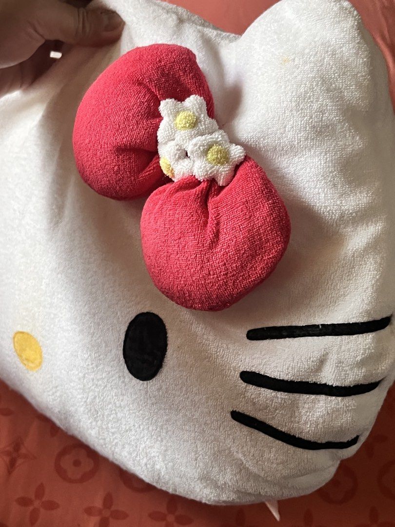 Hello kitty head travel pillow (Category: Plushies & Soft Toys) located in Paranaque City. Submitted by bonsaiart (Listing ID 1464456579, Image 2). Description: Pre owned Good condition 500+sf Payment via GCASH or paymaya Shipping via j&t No to cod / cop / meetup.