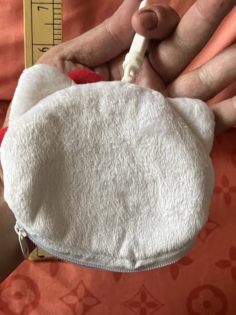 Hello kitty çoin purse (Category: Plushies & Soft Toys) located in Paranaque City. Submitted by bonsaiart (Listing ID 1464437908, Image 2). Description: Pre owned Good condition 450+sf Payment via GCASH or paymaya Shipping via j&t No to cod/ cop/ meetup .