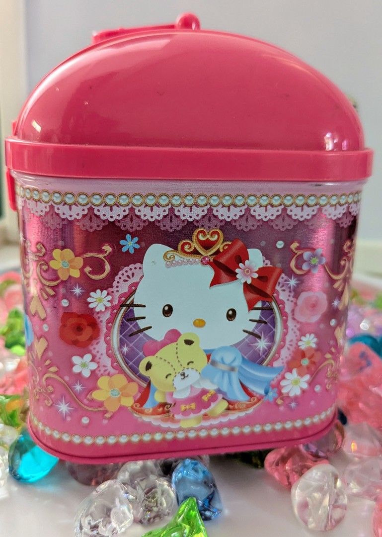 Vintage Heisei Hello Kitty Tin Trinket storage (Category: Vintage Collectibles) located in Quezon City. Submitted by furbous (Listing ID 1464516285, Image 3). Description: 📣 Vintage Heisei Hello Kitty Tin Trinket storage ✔️ Condition: Lightly used ✔️ Material: Metal with PVC accent ✔️ Discontinued, rare find especially for HK collectors ✔️ So pretty in person ✔️ With very light dent ✔️ Gems not included .