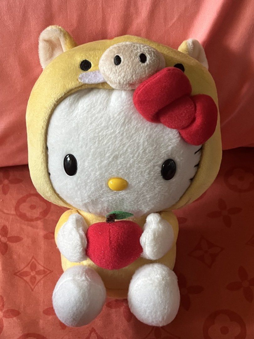 Hello​ Kitty Zodiac Wild Boar Pig 7" Plush (Category: Plushies & Soft Toys) located in Paranaque City. Submitted by bonsaiart (Listing ID 1464443138, Image 1). Description: Pre owned Good condition 1680+sf Payment via gcash or paymaya Shipping via j&t No to cod / cop/ meetup.