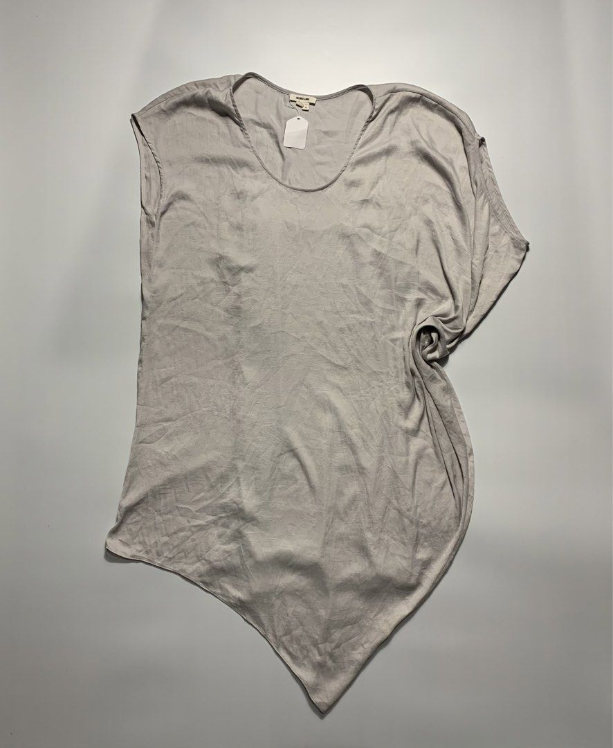 Helmut lang orbit tan asymmetrical Dress (Category: Luxury Apparel) located in Natividad. Submitted by endsource.ph (Listing ID 1464490864, Image 1). Description: Helmut lang orbit tan asymmetrical Dress ‎_____________ ‎Size: 4 Large - Medium Womens ‎Width : 18 ‎Length: 42 ‎(actual dimension) ‎______________ ‎Like New Condition ‎(use once or twice) ‎Lightly Used Condition ‎(used w/care) ‎______________ ‎Issue: none ‎Colors may vary due to lightin