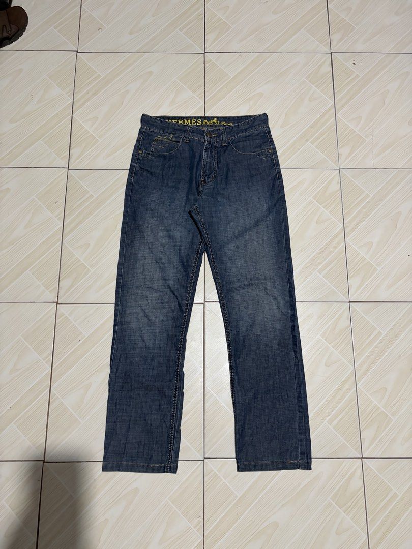 Hermes (Category: Jeans) located in Carmona. Submitted by arthrift.31 (Listing ID 1464551223, Image 3). Description: Waistline:31 Length:39 Condition:9/10 Colorrate:9/10.