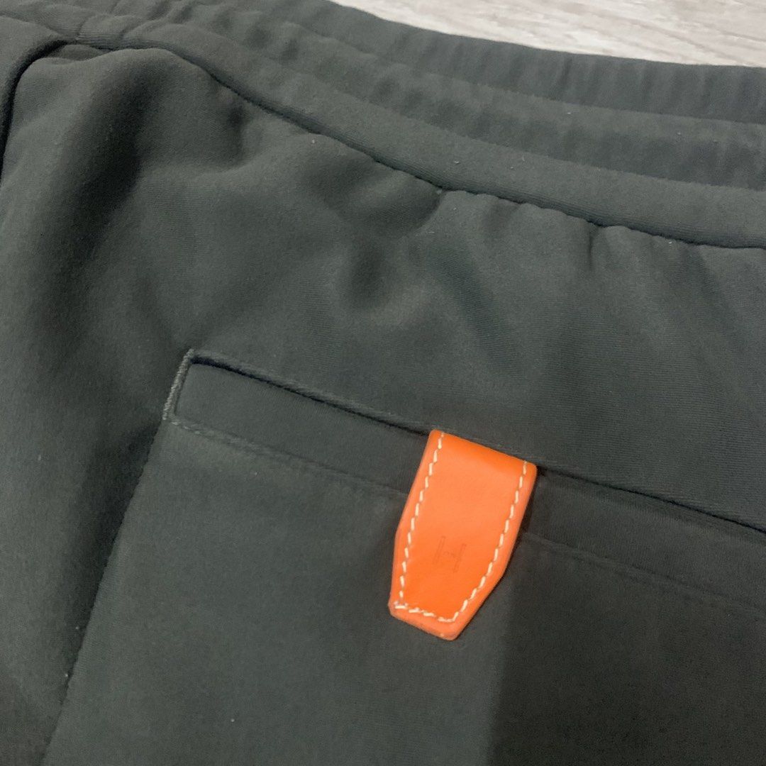 Hermes (Category: Luxury Apparel) located in Cavite. Submitted by yobubsss (Listing ID 1464556973, Image 3). Description: Size XL 30-36w 38L Good condition No issue.