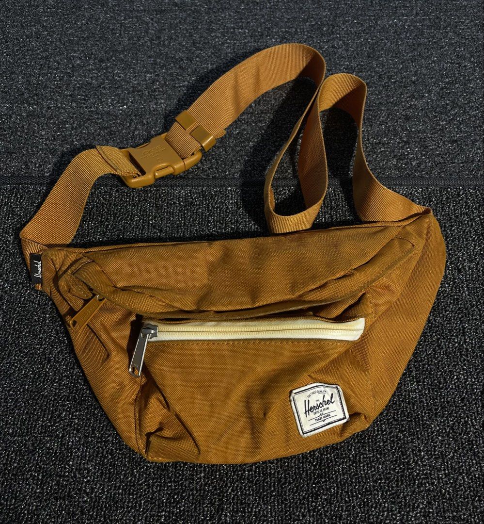Herschel Belt Bag (Category: Sling Bags) located in Iloilo. Submitted by fast_flips_ilo (Listing ID 1464403215, Image 1). Description: .