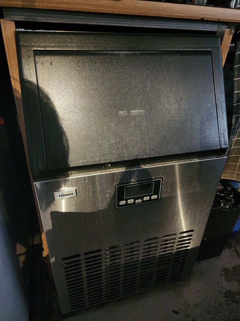 Hicon Commercial Ice Maker (Category: Refrigerators and Freezers) located in Manila. Submitted by kg613 (Listing ID 1464403264, Image 1). Description: - Hicon commercial ice maker - Durable stainless steel exterior - User-friendly digital display panel - Clean and ready for immediate use interior - Ice scoop included - Ideal for commercial use in bars and restaurants.