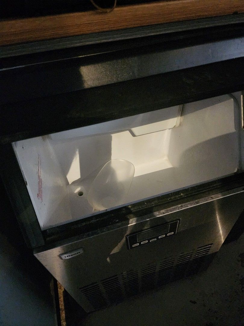 Hicon Commercial Ice Maker (Category: Refrigerators and Freezers) located in Manila. Submitted by kg613 (Listing ID 1464403264, Image 2). Description: - Hicon commercial ice maker - Durable stainless steel exterior - User-friendly digital display panel - Clean and ready for immediate use interior - Ice scoop included - Ideal for commercial use in bars and restaurants.
