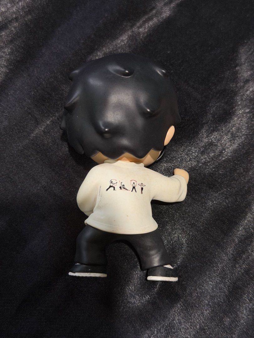 Hirono Kung Fu (Category: Designer & Blind Box Toys) located in Mandaluyong City. Submitted by antonxvillegasig (Listing ID 1464566569, Image 3). Description: Figure + card only.