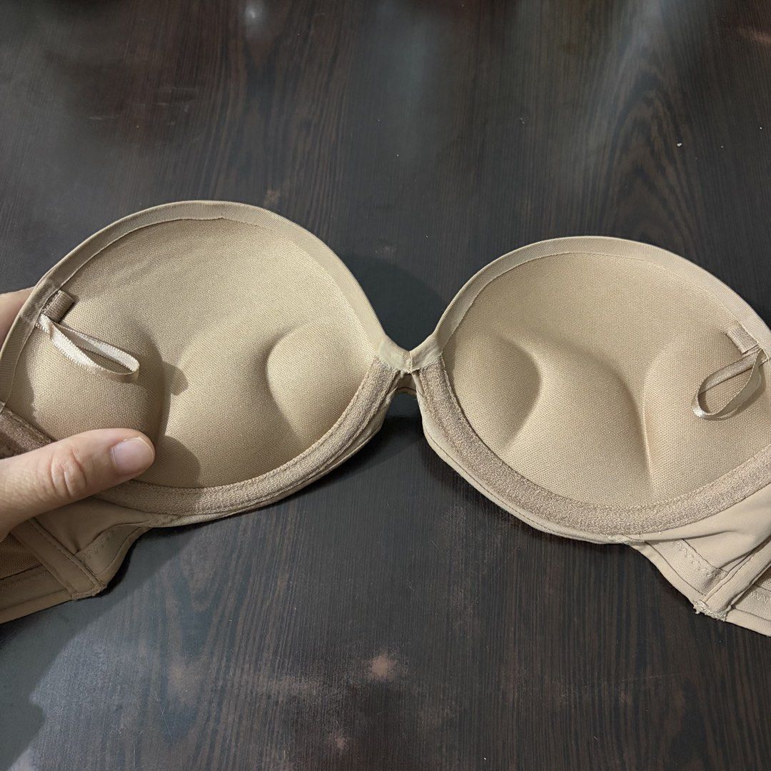 H&M Bra (Category: Undergarments & Loungewear) located in Manila. Submitted by kloseta_manila (Listing ID 1464534428, Image 3). Description: H&M MICROFIBER SUPER PUSH-UP BALCONETTE BRA Bought this for: Price: PHP 1,490 With complete inclusion of straps and paperbag Rfs: wrong size Washed but not used.