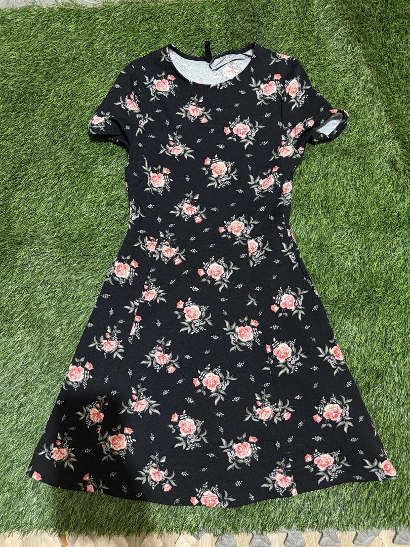 H&m dress (Category: Dresses) located in Bulacan. Submitted by solovedbyjel (Listing ID 1464486744, Image 1). Description: .