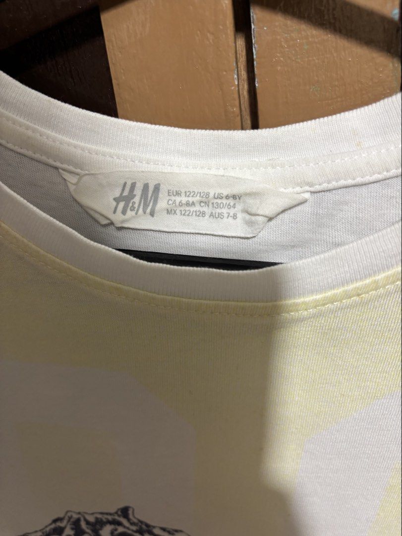 H&M Kids Shirt (Category: Babies & Kids Fashion) located in Quezon City. Submitted by den.declutters (Listing ID 1464568393, Image 2). Description: .