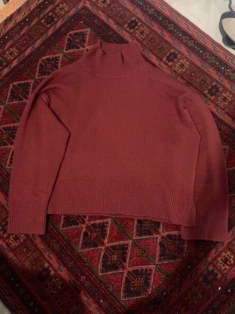 H&m longsleeve (Category: Coats, Jackets and Outerwear) located in Zamboanga. Submitted by archive.zc (Listing ID 1464447939, Image 1). Description: .