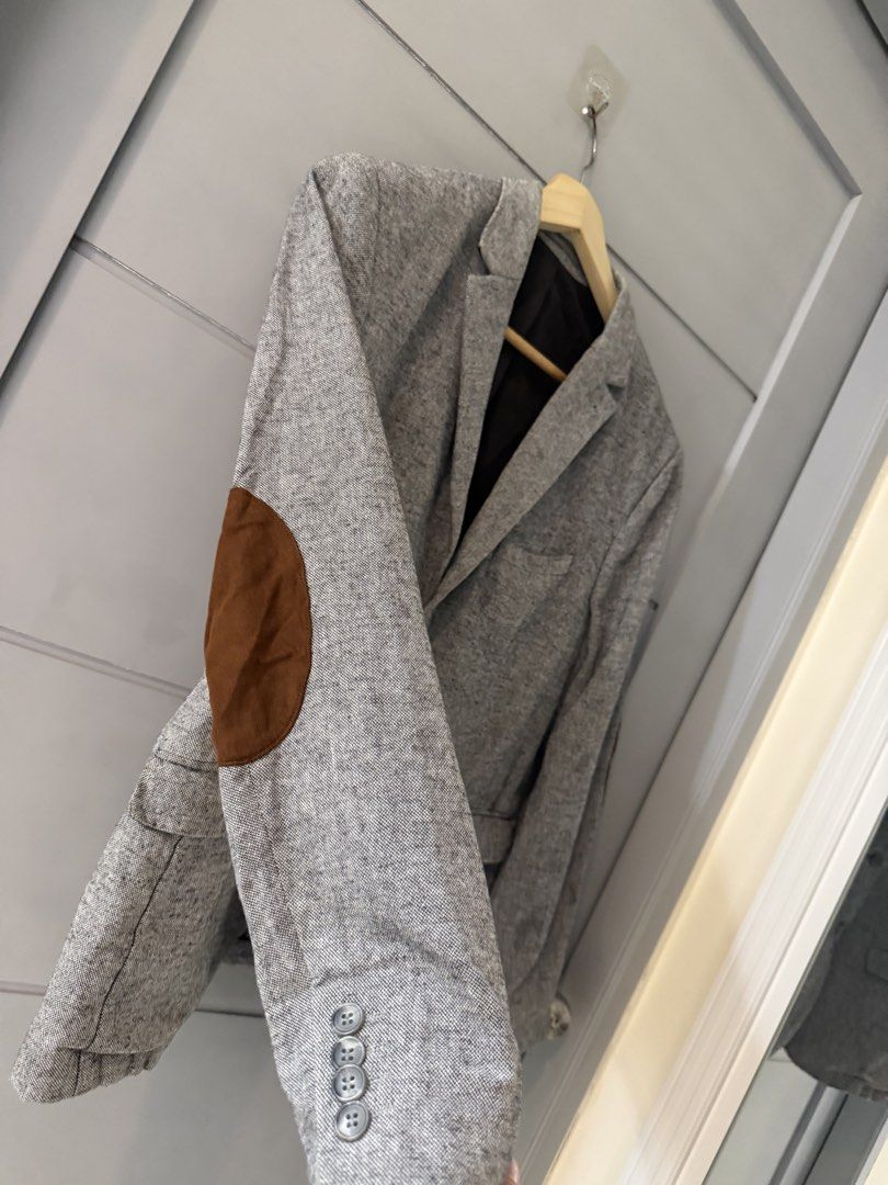 H&M MEN GRAY BLAZER SUIT JACKET (M) (Category: Coats, Jackets and Outerwear) located in Lipa City. Submitted by upcycle_alley (Listing ID 1464516502, Image 2). Description: .