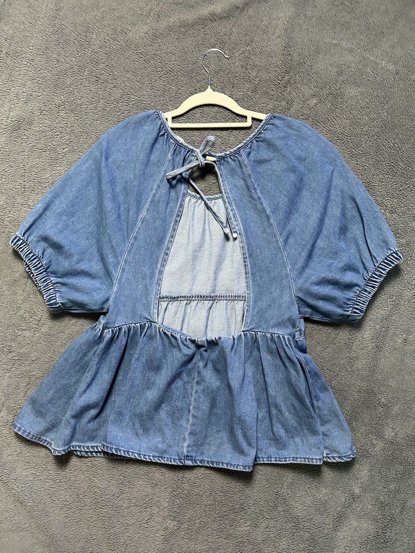 H&M soft denim top (Category: Blouses) located in Quezon. Submitted by duculanjay (Listing ID 1464435885, Image 2). Description: Condition 7/10 Light wash.