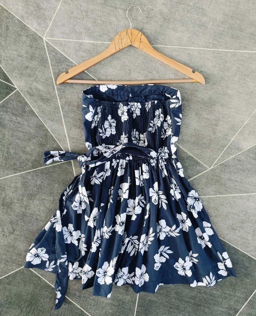 Hollister (Category: Dresses) located in Cebu City. Submitted by lhesly.girlytops.25 (Listing ID 1464470974, Image 2). Description: Hollister Excellent Condition Small on Tag Width 11.5 Length 23 850 Plus ship Only Thank you and GOD bless.